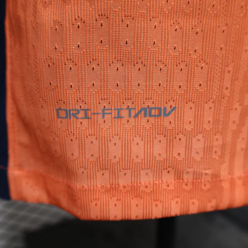 חולצת ברצלונה 25/26 גרסת שחקן בלבד